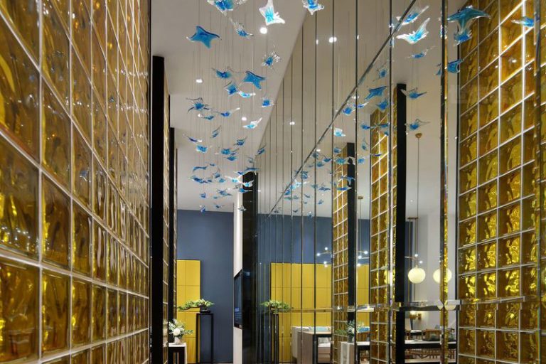 昆明西山區(qū)輕奢新中式辦公室裝修設(shè)計(jì)案例效果圖過道裝修圖